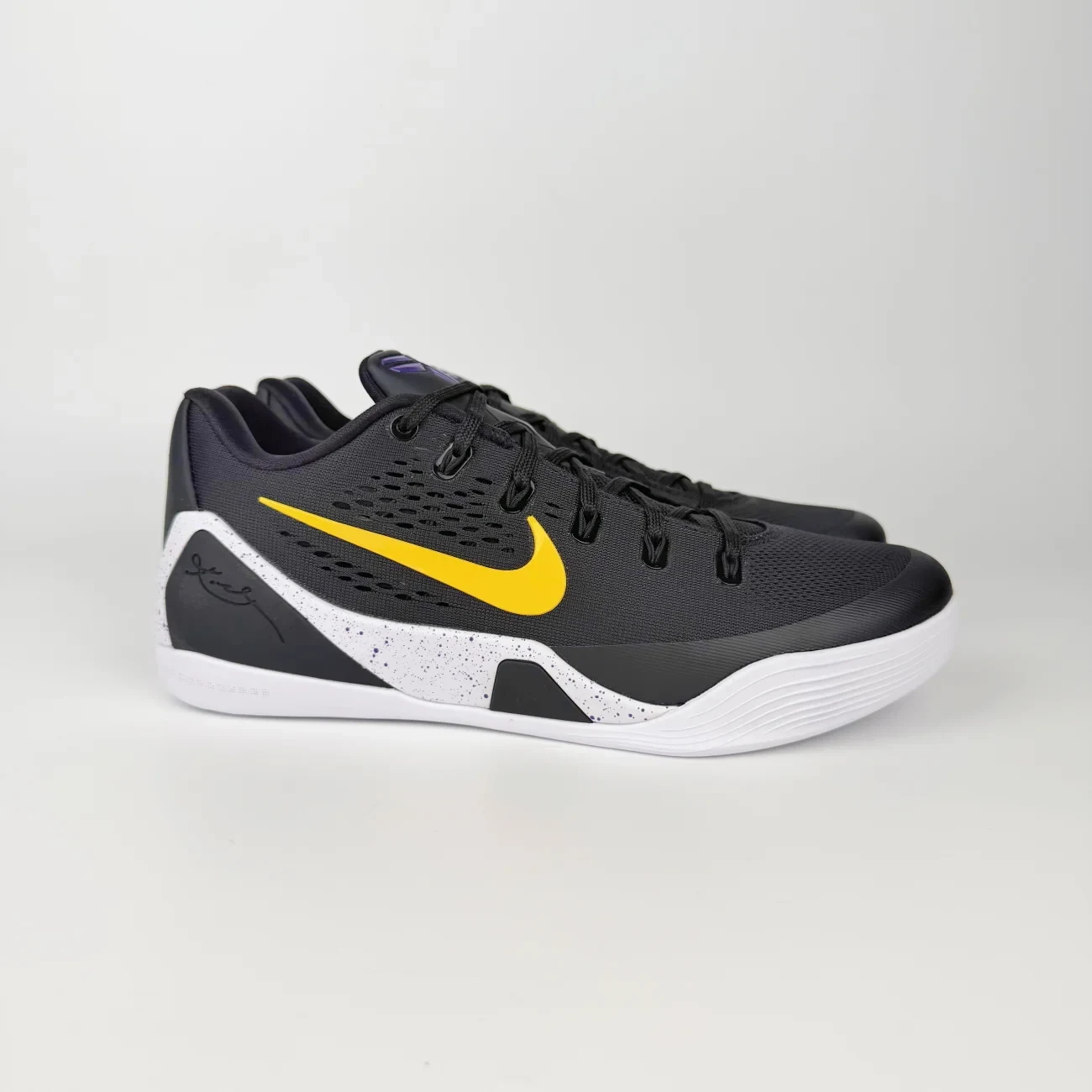 Nike Kobe 9 Em Tb Lakers Away Gx Batch Factory Ih1401 002 (2) - www.gxsole.com Nike Kobe 9 Em Tb Lakers Away Gx Batch Factory Ih1401 002 (2) - www.gxsole.com