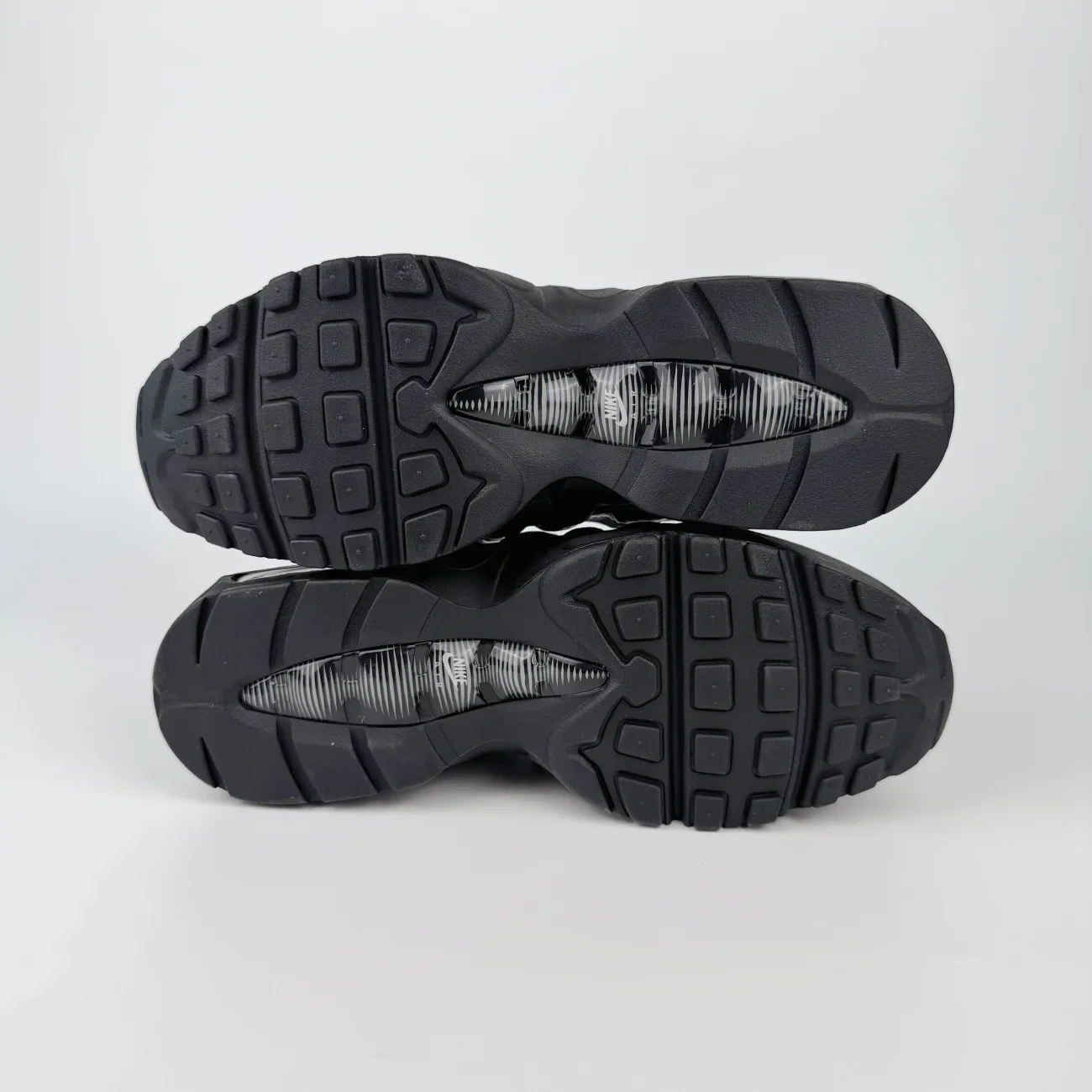 Nike Air Max 95 Big Bubble Black Metallic Silver Cool Grey White Gx Batch Factory Ir1474 010 (3) - www.gxsole.com Nike Air Max 95 Big Bubble Black Metallic Silver Cool Grey White Gx Batch Factory Ir1474 010 (3) - www.gxsole.com