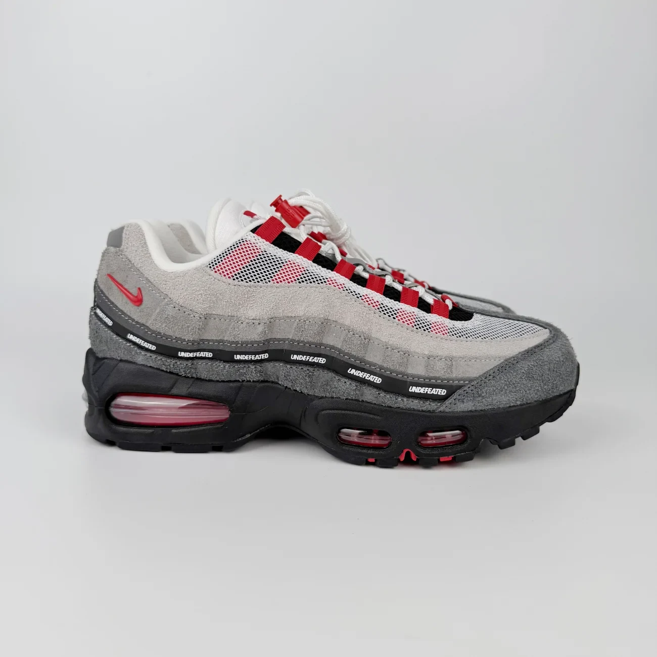 Undefeated X Nike Air Max 95 Bright Crimson Gx Batch Factory Ib4523 003 (2) - www.gxsole.com Undefeated X Nike Air Max 95 Bright Crimson Gx Batch Factory Ib4523 003 (2) - www.gxsole.com