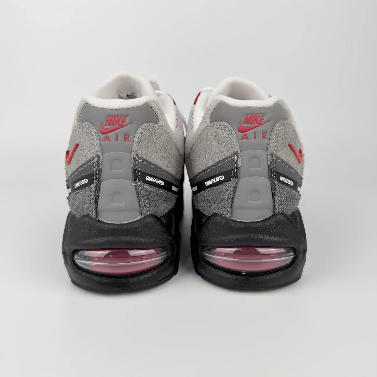 Undefeated X Nike Air Max 95 Bright Crimson Gx Batch Factory Ib4523 003 (8) - www.gxsole.com Undefeated X Nike Air Max 95 Bright Crimson Gx Batch Factory Ib4523 003 (8) - www.gxsole.com