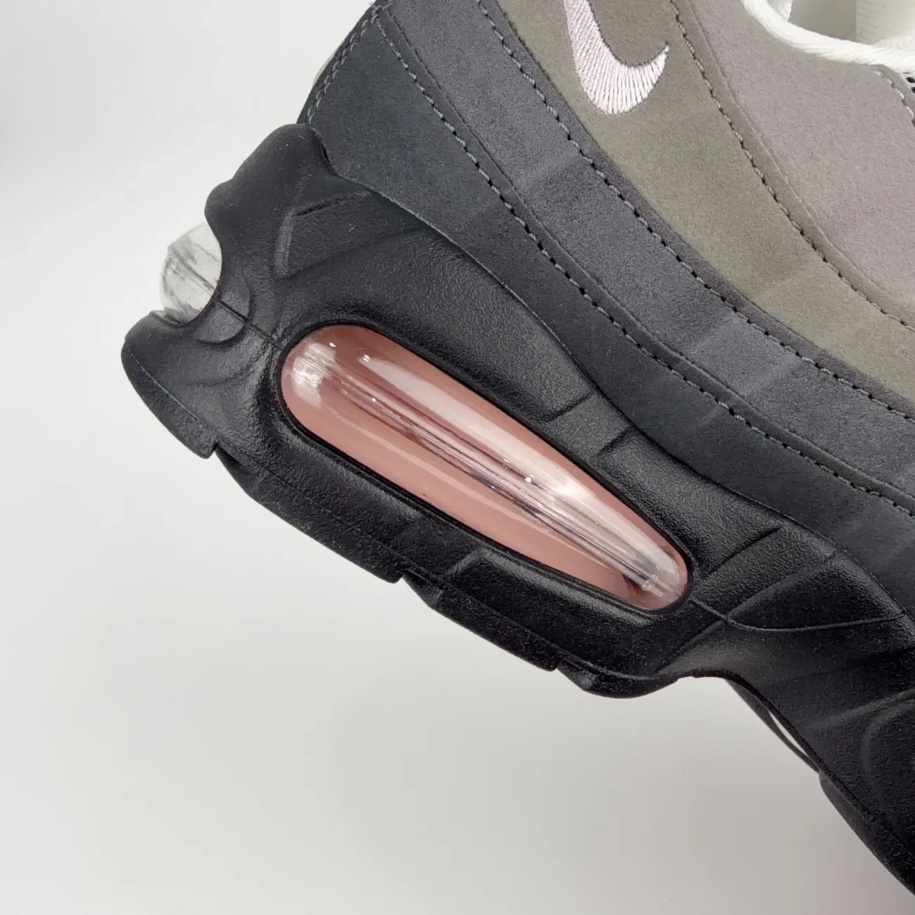 Nike Air Max 95 Wmns Pink Foam Gx Batch Factory Hj5996 001 (9) - www.gxsole.com Nike Air Max 95 Wmns Pink Foam Gx Batch Factory Hj5996 001 (9) - www.gxsole.com