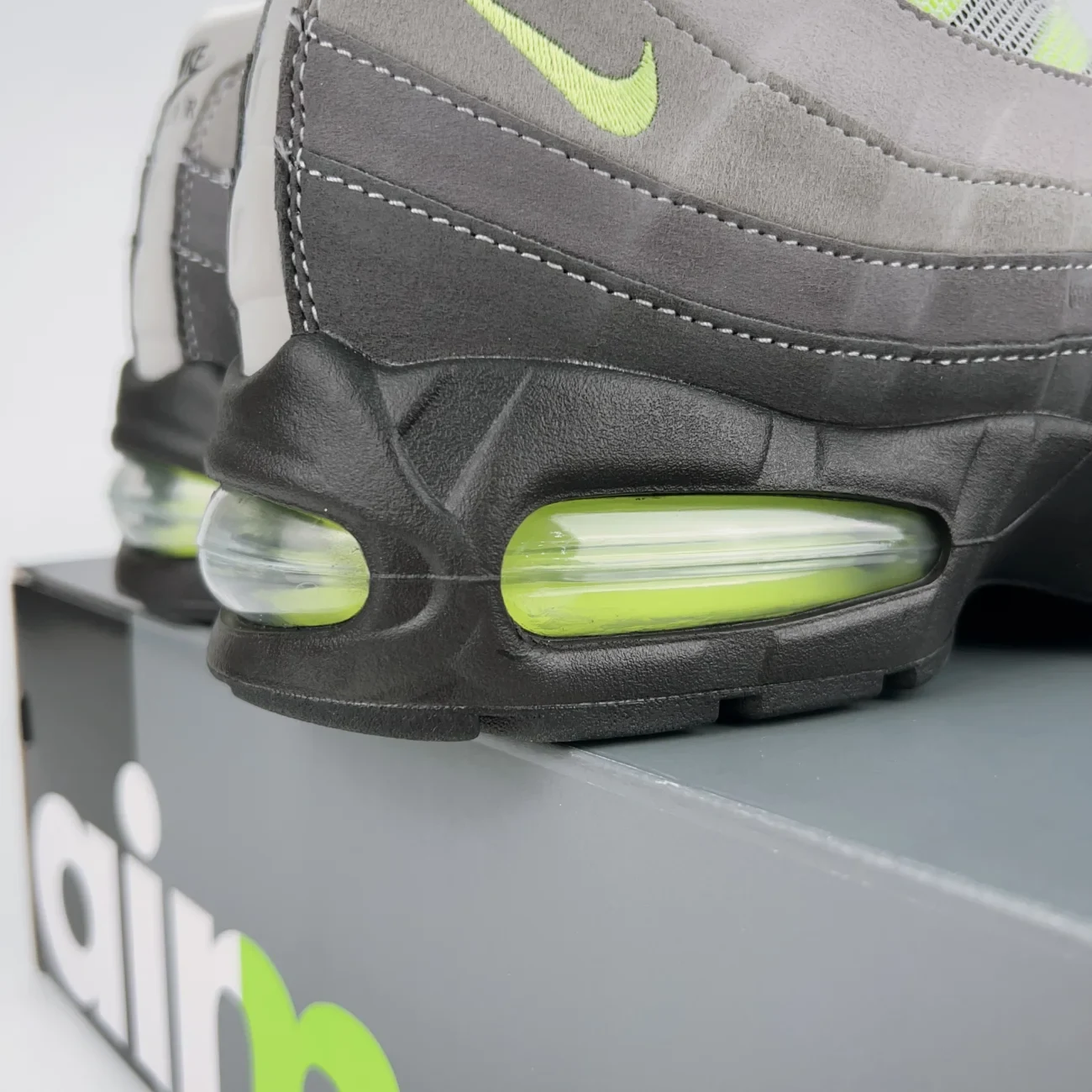 Nike Air Max 95 Og Big Bubble Neon 2025 2026 Gx Batch Factory Hm4740 001 (15) - www.gxsole.com Nike Air Max 95 Og Big Bubble Neon 2025 2026 Gx Batch Factory Hm4740 001 (15) - www.gxsole.com