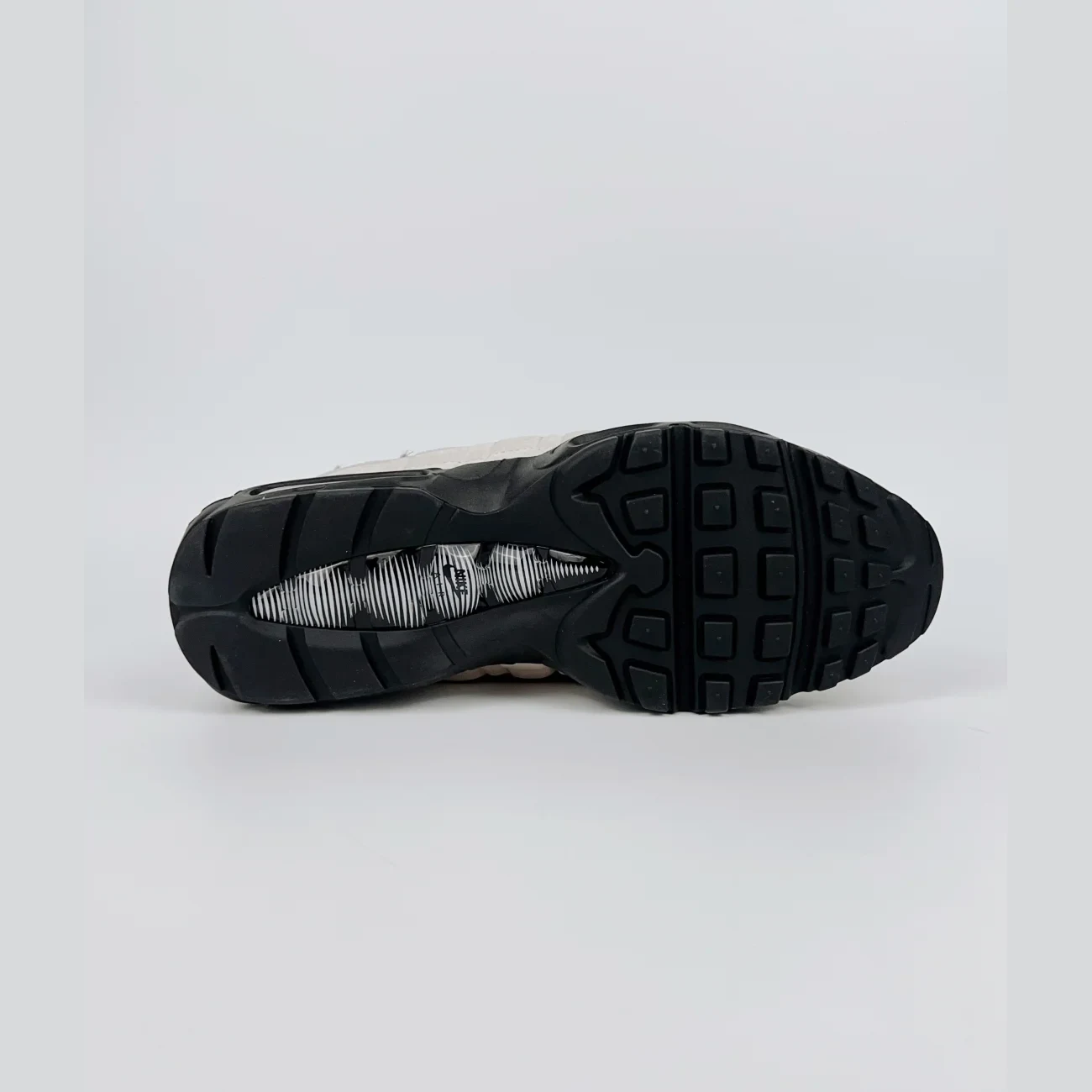 Comme Des Garcons X Nike Air Max 95 Grey Gx Batch Factory Cu8406 101 (6) - www.gxsole.com Comme Des Garcons X Nike Air Max 95 Grey Gx Batch Factory Cu8406 101 (6) - www.gxsole.com